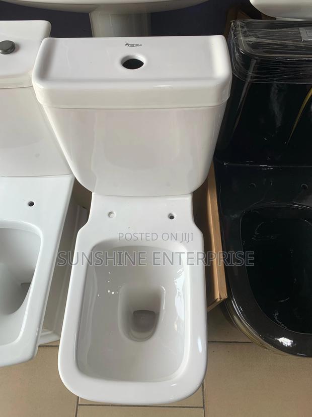 Frencia Squad Water Closet · Photo 4
