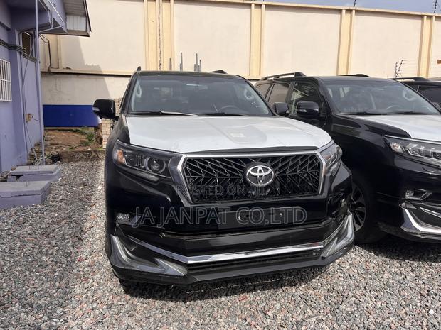 New Toyota Land Cruiser Prado 2023 Black photo 4