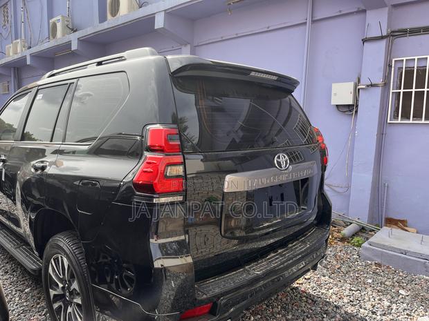 New Toyota Land Cruiser Prado 2023 Black photo 5