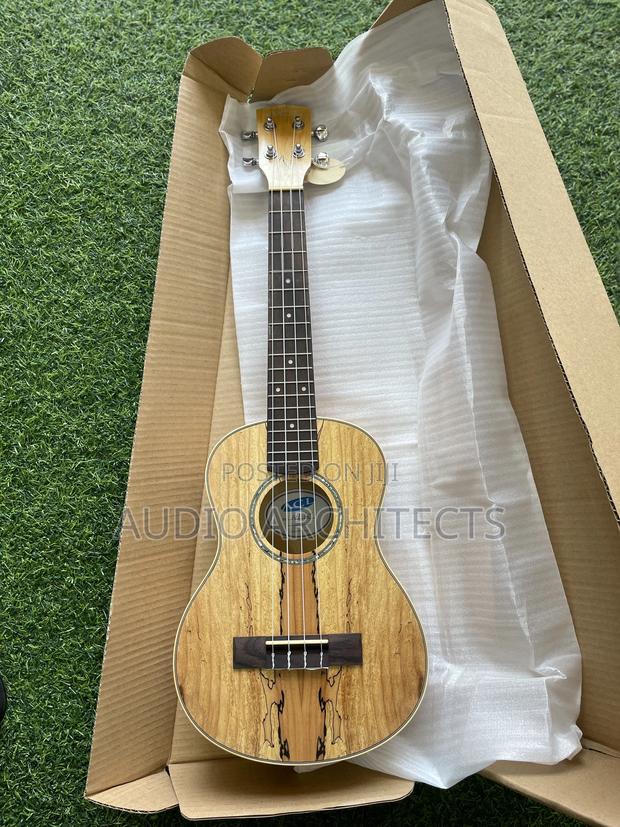 Ukulele Wood Colour · Photo 3