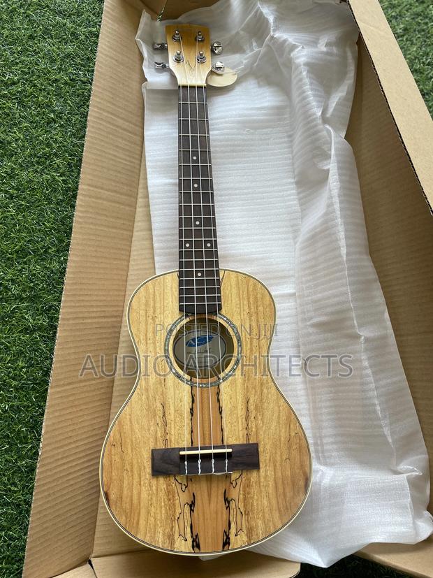 Ukulele Wood Colour · Photo 4