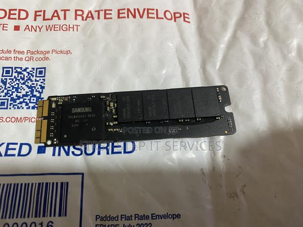 Macbook SSD 512 Gig photo 2