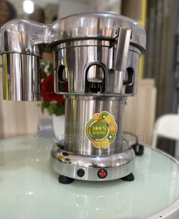 Commercial Juice Extractor · Photo 2