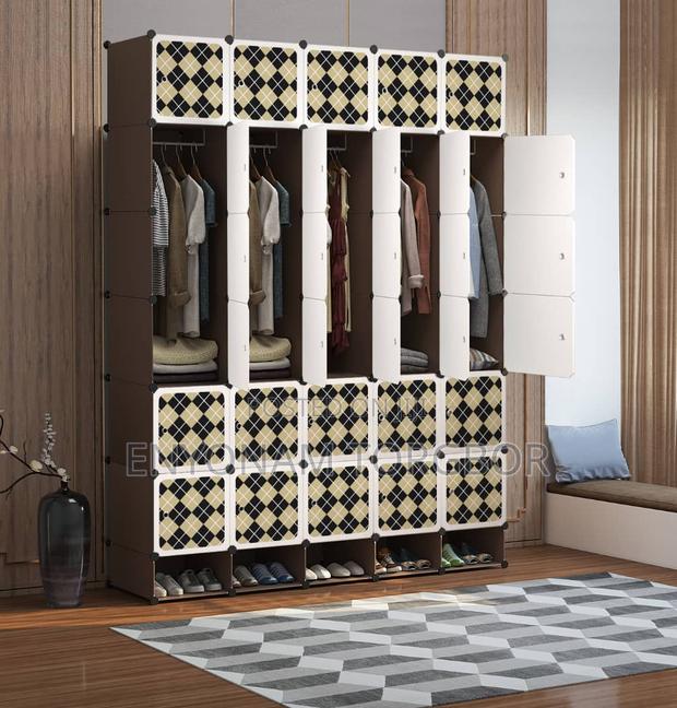 25 Cuboid Wardrobe · Photo 2