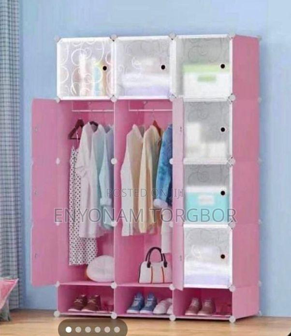 12 Cuboid Wardrobe · Photo 2