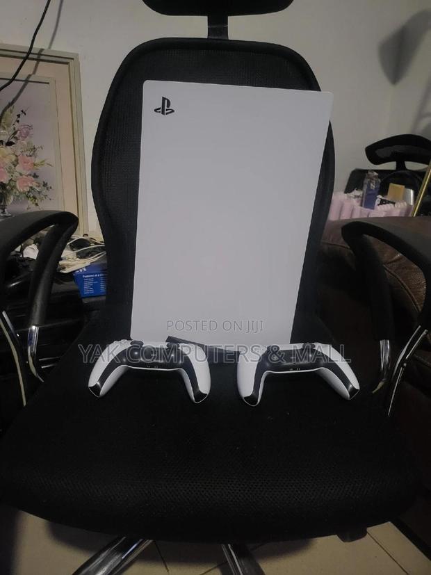 Ps5 With 2 Controllers and Fifa 23 Cd