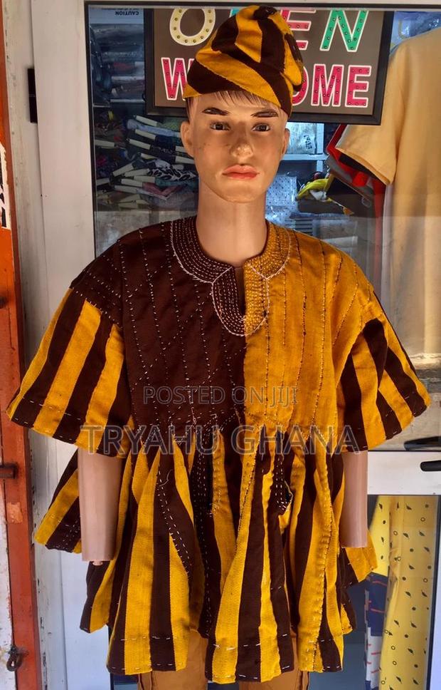 Embrace Royalty With Tryahu Smock Hub Handmade Smock Top · Photo 3