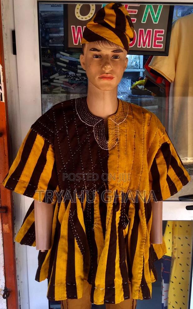 Embrace Royalty With Tryahu Smock Hub Handmade Smock Top · Photo 4