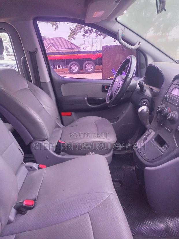 Hyundai Starex 2013 Silver photo 5