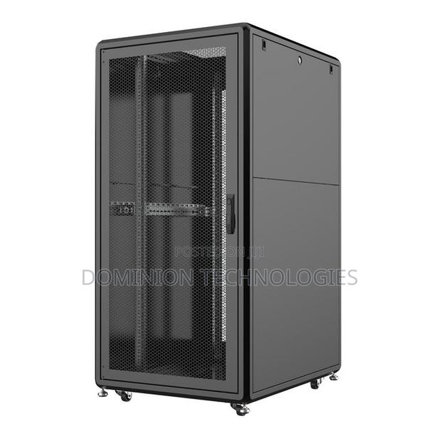 Network Cabinet 32U 600x800 Mesh · Photo 3