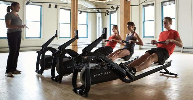 Matrix Rower With Console (Rowing Machine) · Photo 3