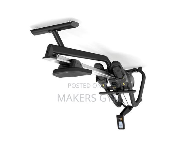 Matrix Rower With Console (Rowing Machine) · Photo 4