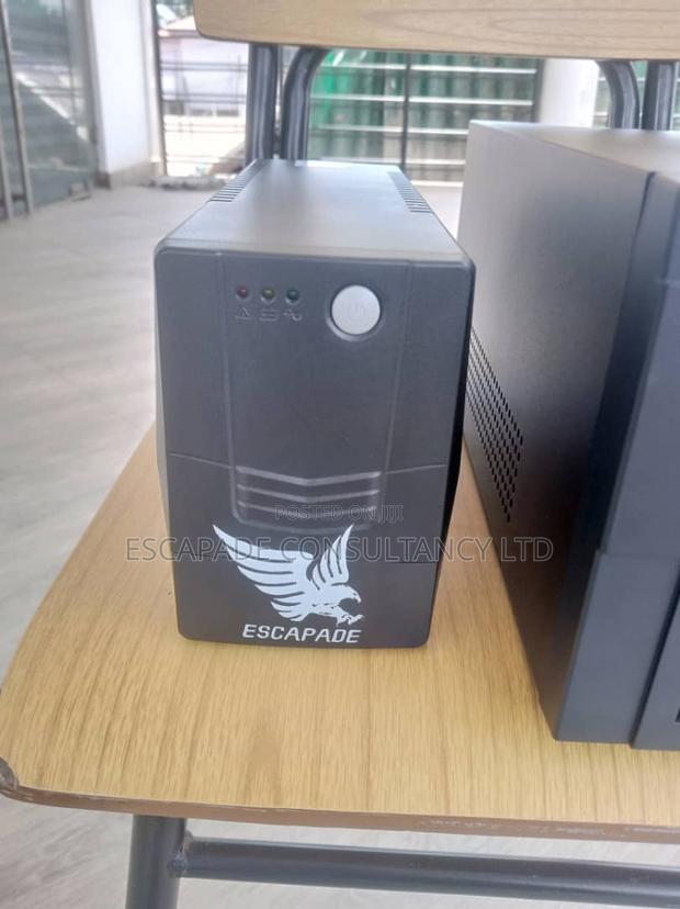 UPS 2000va Escapade · Photo 4