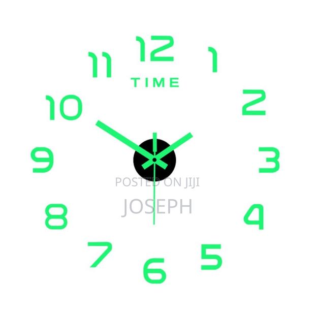 3d Wall Clock Glow in Dark · Photo 3