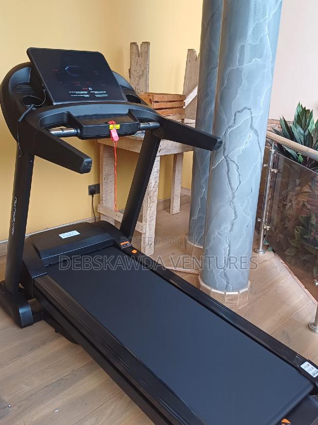 Vip Luxury Treadmill 4hp Robust · Photo 4