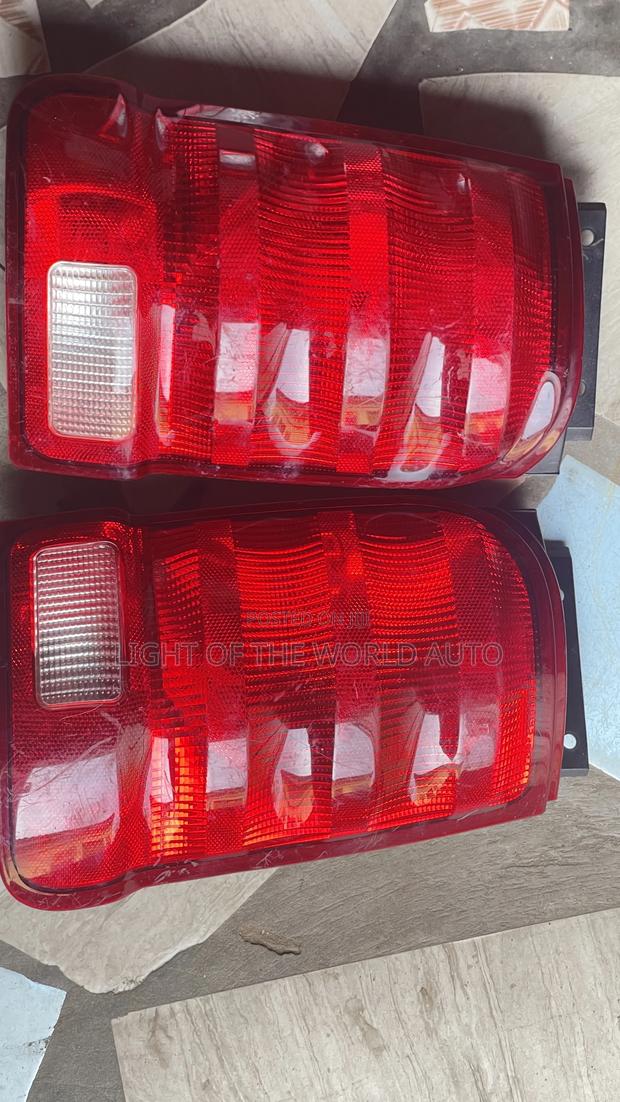 Ford Explorer 01 02 03 Tail Light