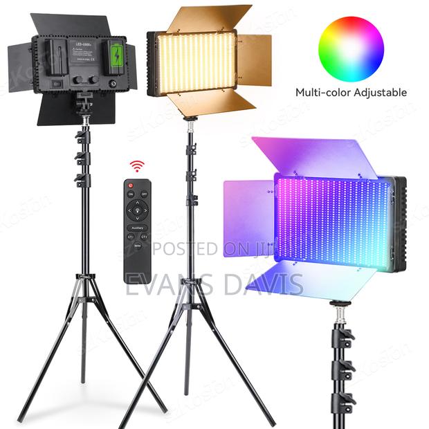 Professional LED 800 RGB Studio Light With Stand · Photo 4