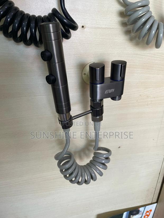 Double Angle Valve · Photo 2