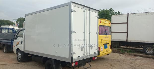 Kia Bongo 3 Container Truck photo 5