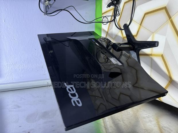 Acer G247HL 24" Widescreen LED Backlit LCD photo 2