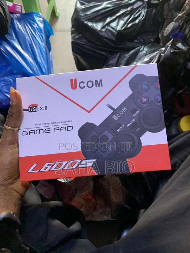 U Com Game Pad · Photo 1