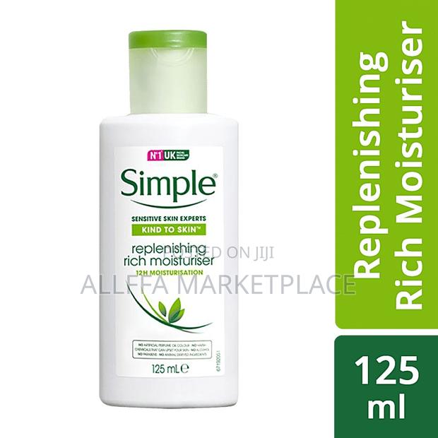 Simple Replenishing Rich Moisturiser 125ml · Photo 3