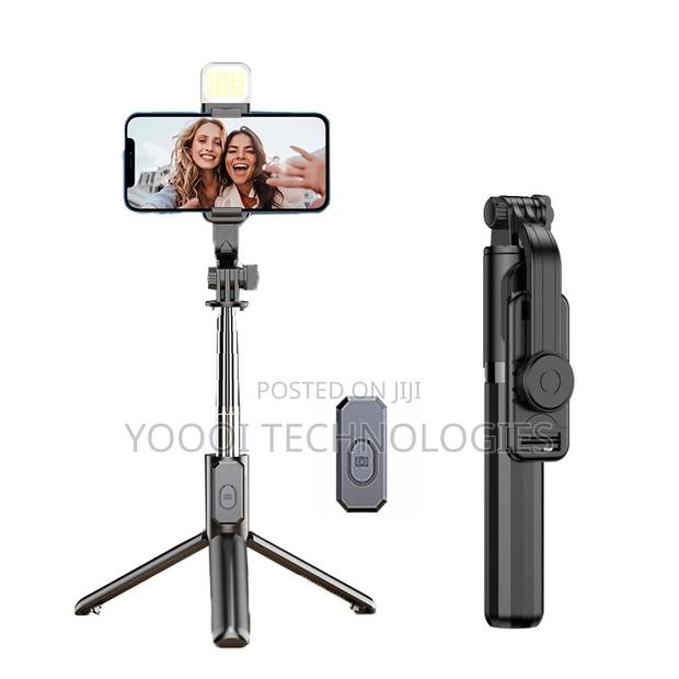 Bluetooth Remote Selfie Stick