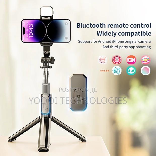 Bluetooth Remote Selfie Stick photo 2