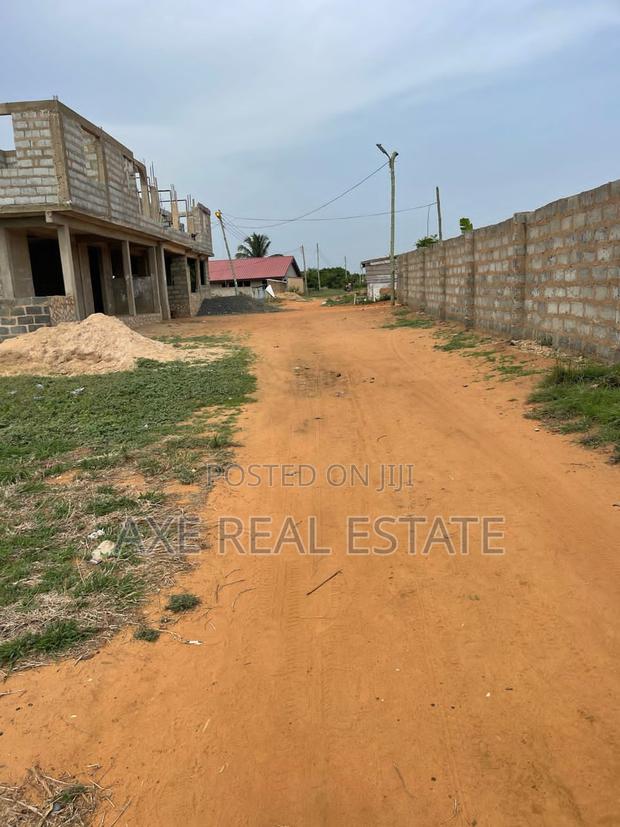 Authentic Titled Lands/ Free Documents at Tema Community 25 · Photo 4