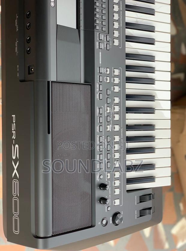 Yamaha Psrsx600 Arranger Workstation Keyboard,Black · Photo 4