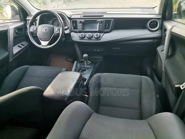 Toyota RAV4 LE AWD (2.5L 4cyl 6A) 2016 Silver