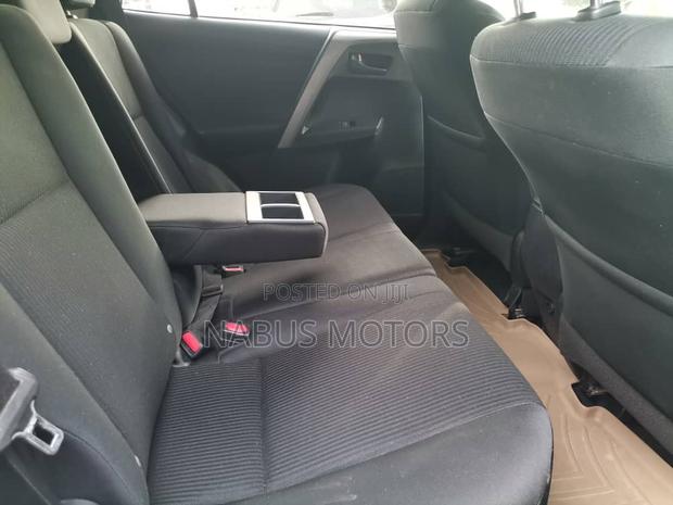 Toyota RAV4 LE AWD (2.5L 4cyl 6A) 2016 Silver