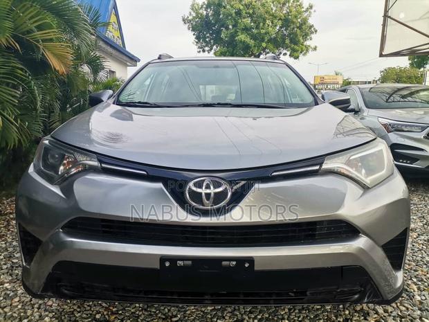 Toyota RAV4 LE AWD (2.5L 4cyl 6A) 2016 Silver