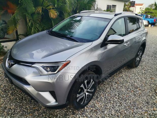 Toyota RAV4 LE AWD (2.5L 4cyl 6A) 2016 Silver