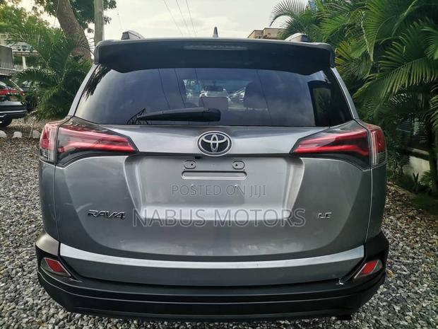 Toyota RAV4 LE AWD (2.5L 4cyl 6A) 2016 Silver