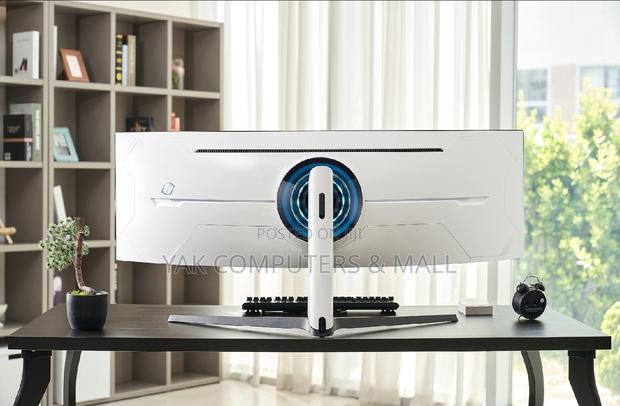 Asamsung Odessey 49 Inch Oled With 240hz Refresh Rate