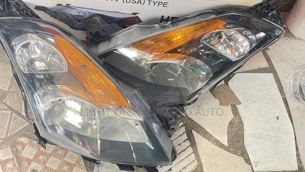 Nissan Altima 08 Headlight