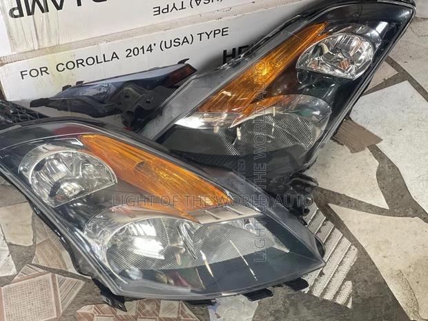 Nissan Altima 08 Headlight