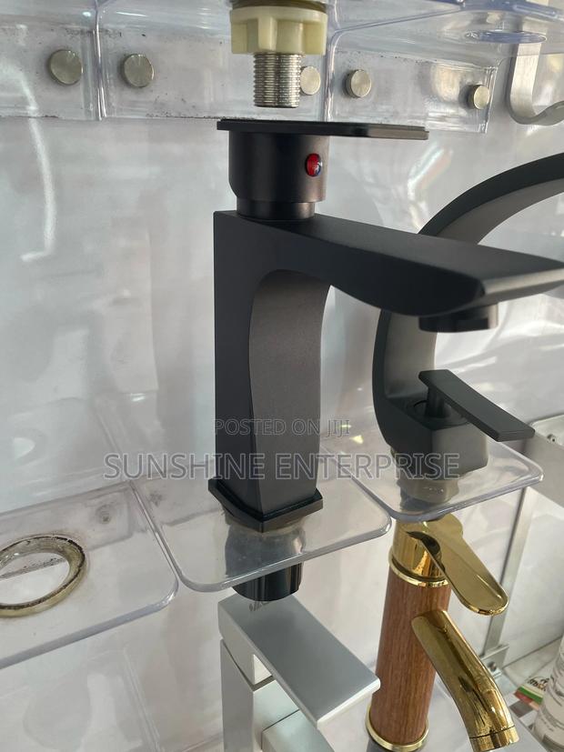 All Black Hot and Cold Wash Hand Basin Tap · Photo 4