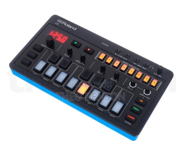 Roland Aira Compact J-6 Chord Synth
