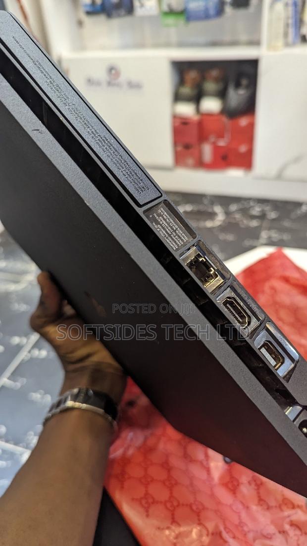 Playstation 4 SLIM 500GB+Controller - Gaming Satisfaction! · Photo 3
