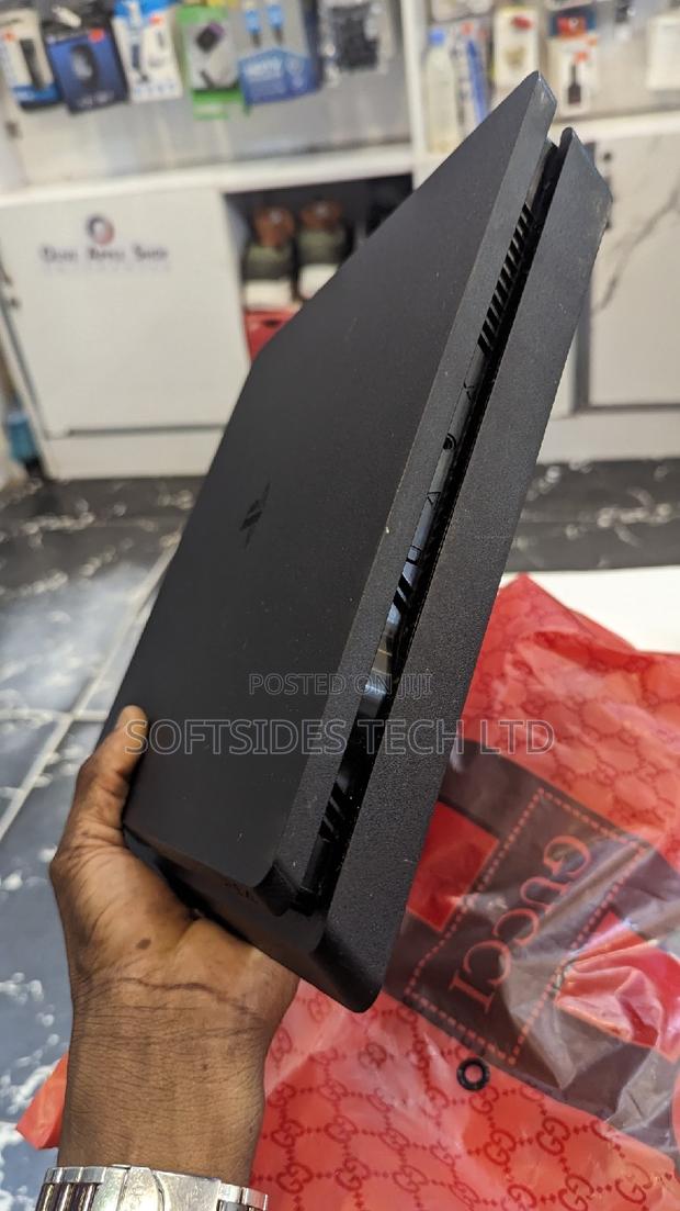 Playstation 4 SLIM 500GB+Controller - Gaming Satisfaction! · Photo 4