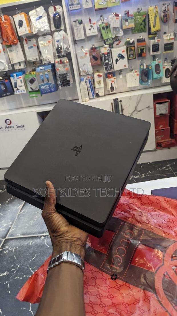 Playstation 4 Slim 500gb+Controller - Quality Assured! · Photo 4