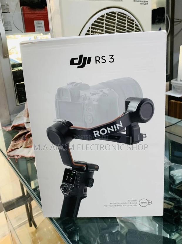 Affordable DJI RS 3 Axis Gimbal for DSLR Mirrorless Camera · Photo 2