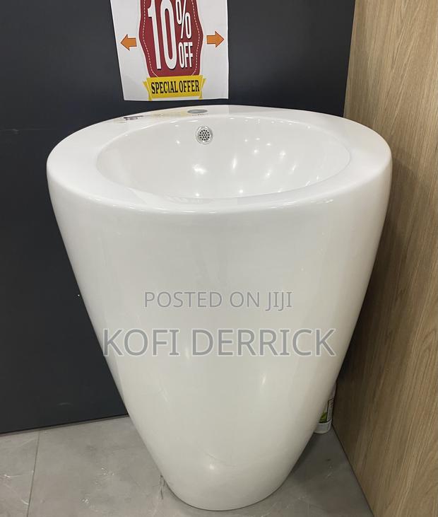 Free Standing Wash Hand Basin · Photo 3