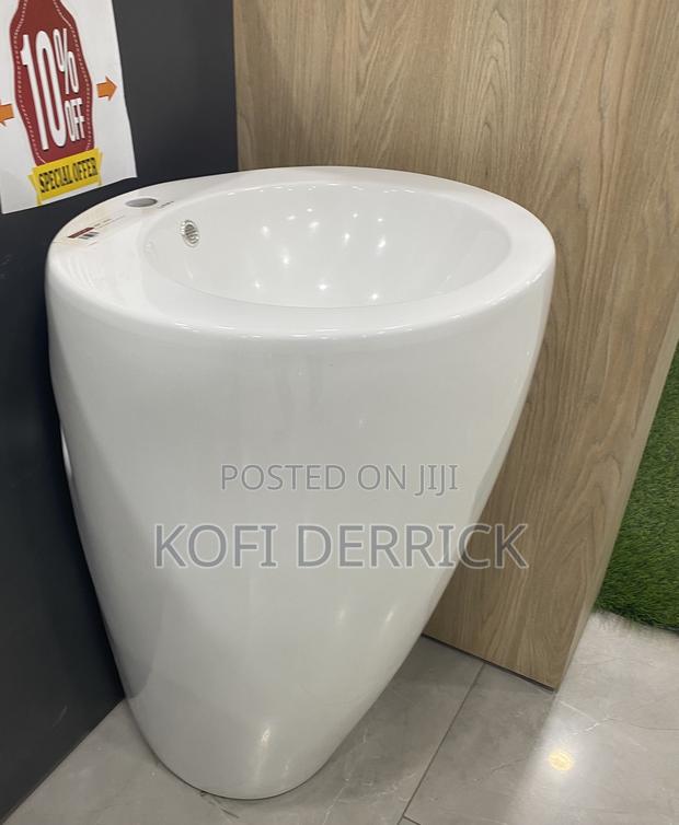 Free Standing Wash Hand Basin · Photo 4