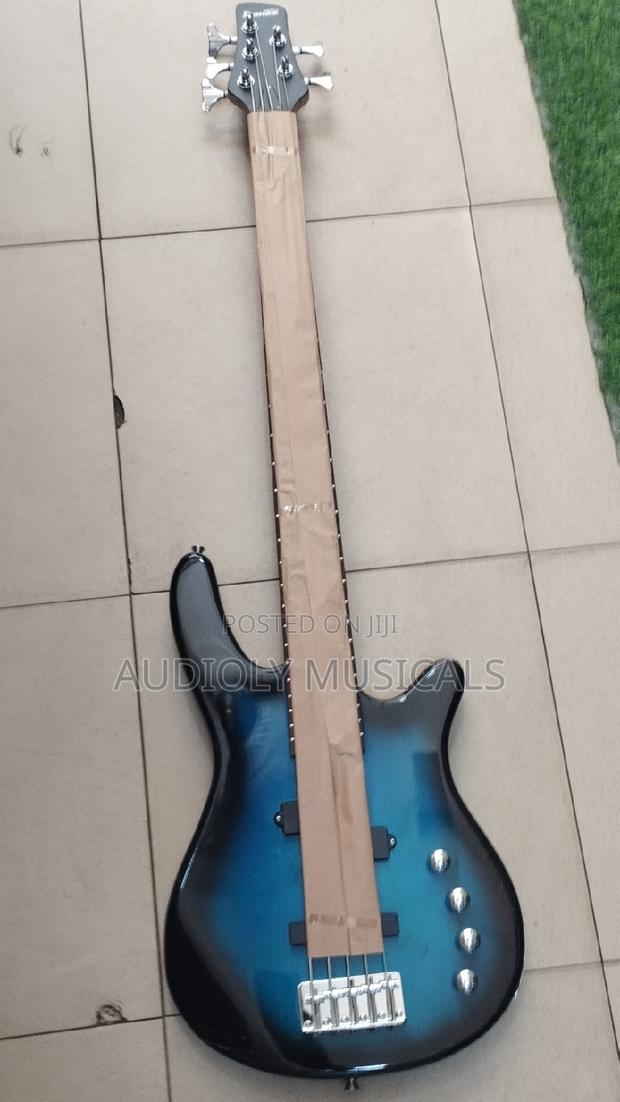 Ibanez Passive Bass Guitar · Photo 3