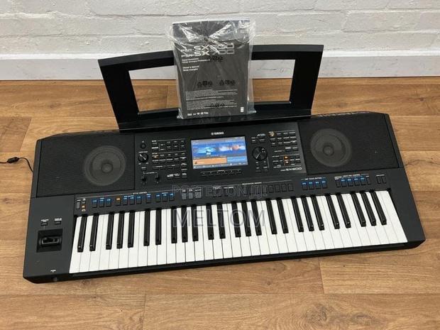 Yamaha PSR-Sx900 Keyboard · Photo 2