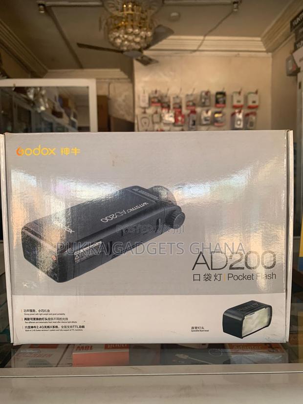 Godox Ad200 Flash Light · Photo 2