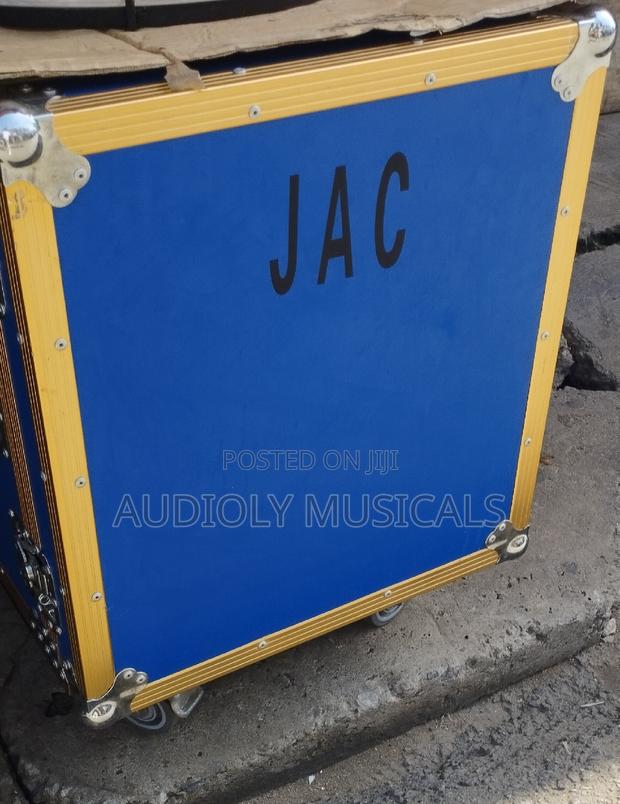 JAC 16units Amplifier Rack · Photo 2